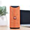 Portable Bluetooth Speaker with FM Radio - Imagen 4